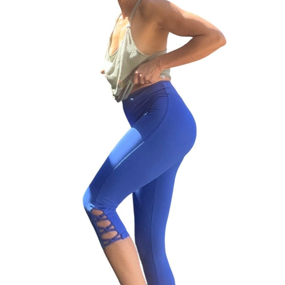 Balance collection lattice open side Capri Leggings small